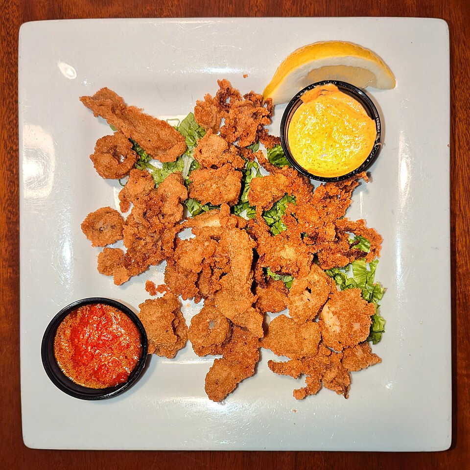 Sample photo: Fried calamari with sauces - Massachusetts